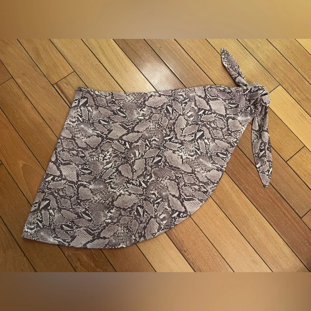 Good American Snakeskin Print beach/Pool Wrap Skirt Sz 0–4 Gray Taupe Tie Waist - Picture 2 of 8